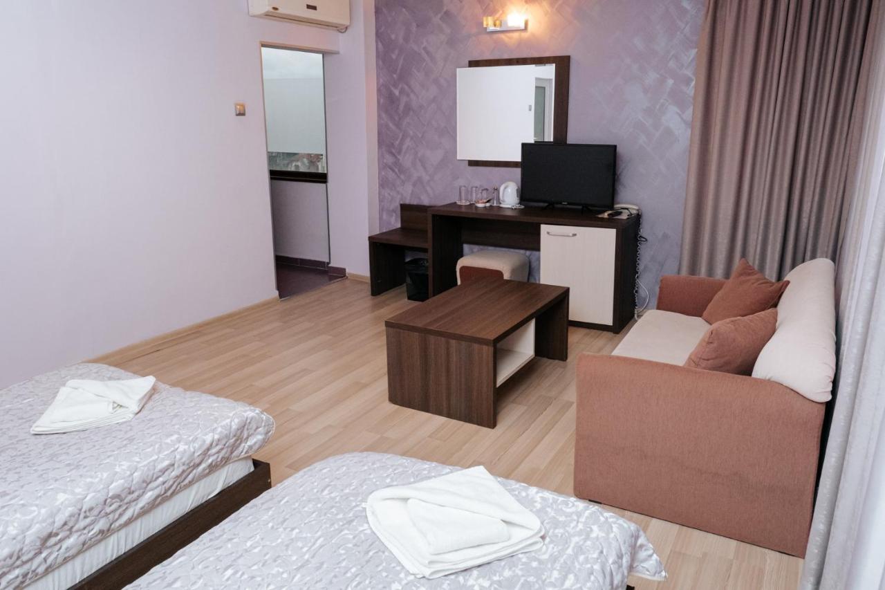 Hotel Tundzha - Renovated! Yambol ภายนอก รูปภาพ